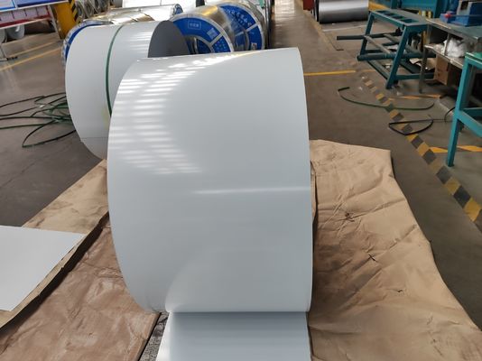 購入 Pre Painted Steel Coil PPGI Coil with 700-1250mm Width 3-8MT Weight and 30-275g/m2 Zinc Coating online manufacture