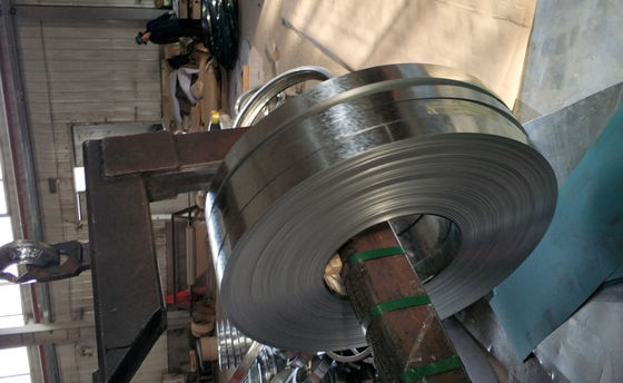 買う SGCC ホットディプガルバン化鉄筋帯 0.12mm × 100mm チャンネルとパイプ製造のための受動表面 online manufacture